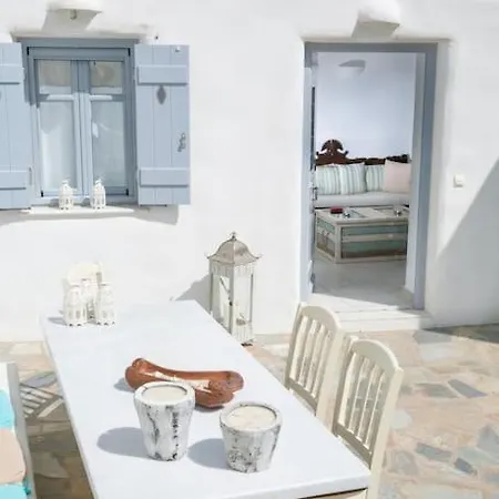 New, Graphic Island House, Near The Sea. Apartment
